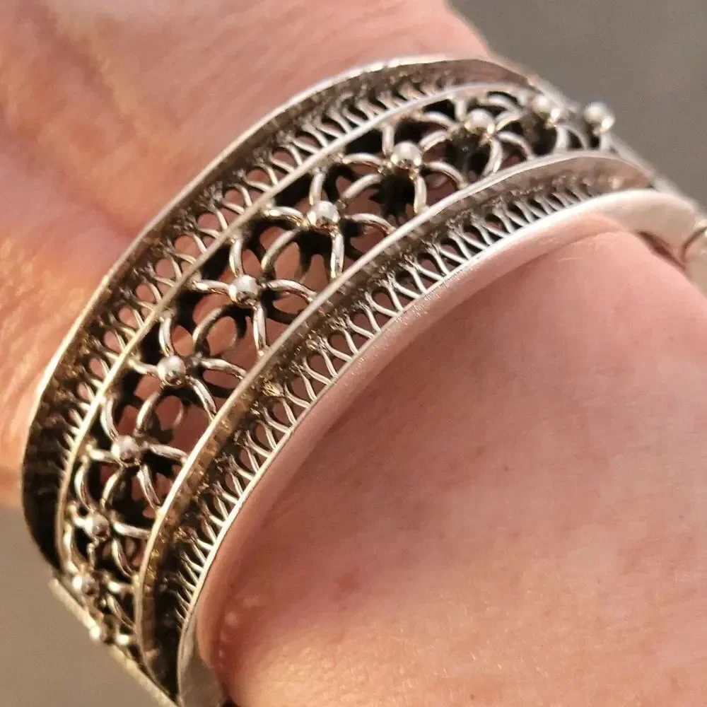 Sterling Vintage Wide Openwork Flower Hinge Bangle Bracelet